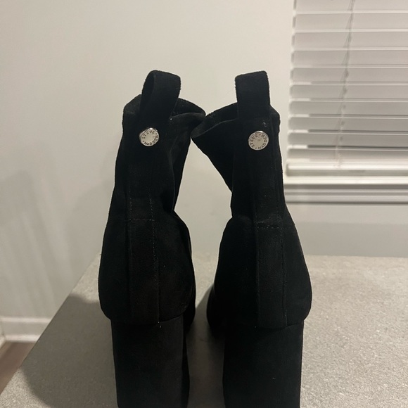 Steve Madden Suede Booties Size 7 - Picture 3 of 6